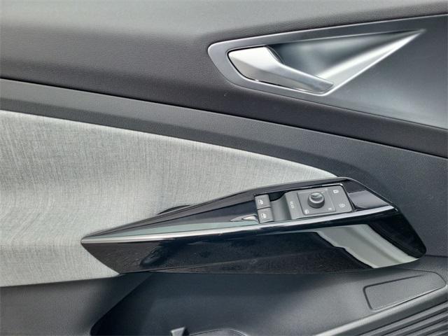 new 2025 Volkswagen ID.4 car, priced at $38,060
