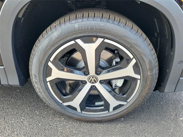 new 2025 Volkswagen Tiguan car, priced at $33,965