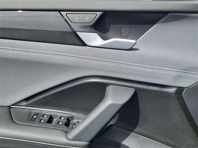 new 2025 Volkswagen Tiguan car, priced at $33,965