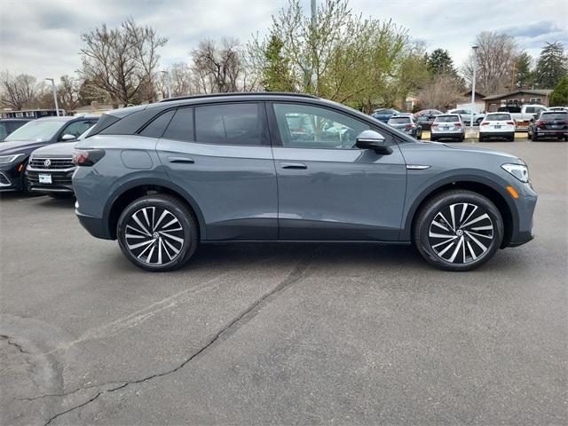 new 2025 Volkswagen ID.4 car, priced at $38,060