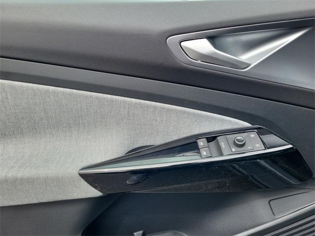 new 2025 Volkswagen ID.4 car, priced at $38,060