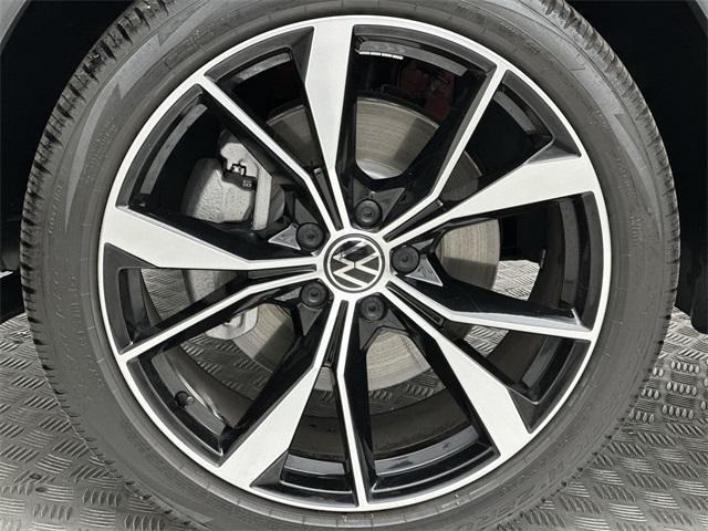 used 2024 Volkswagen Tiguan car, priced at $31,551