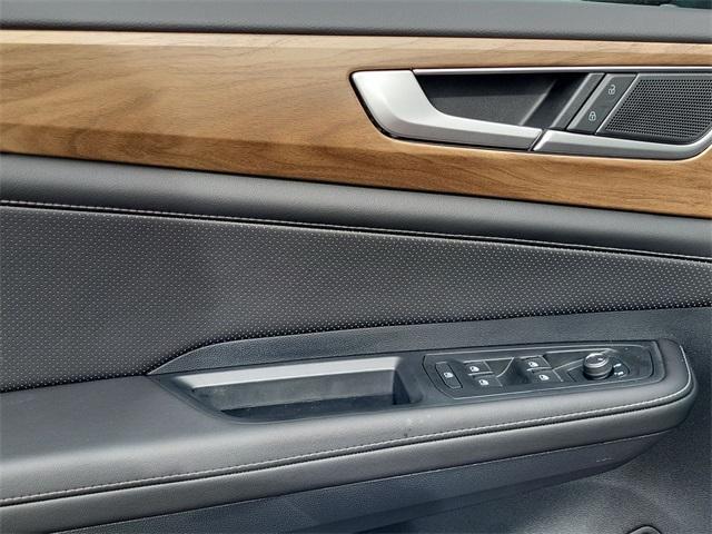 new 2025 Volkswagen Atlas car, priced at $44,376