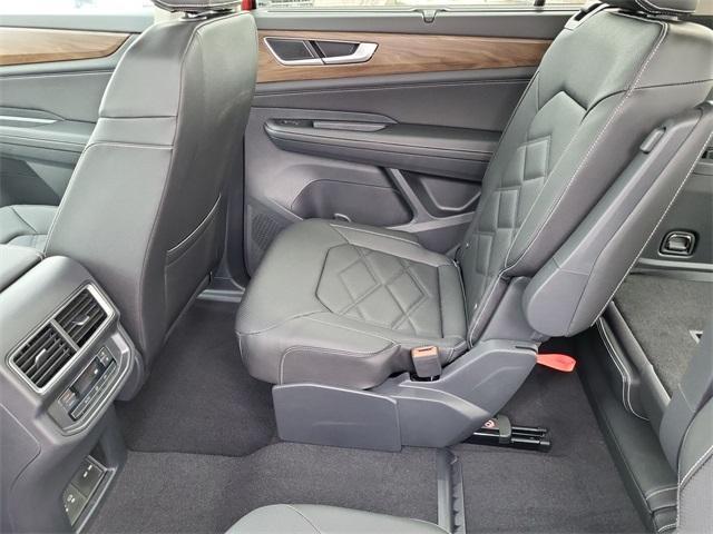 new 2025 Volkswagen Atlas car, priced at $44,376