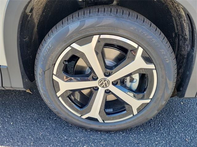 new 2025 Volkswagen Tiguan car, priced at $33,725