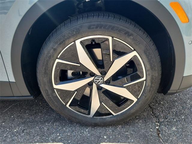 new 2025 Volkswagen ID.4 car, priced at $42,997