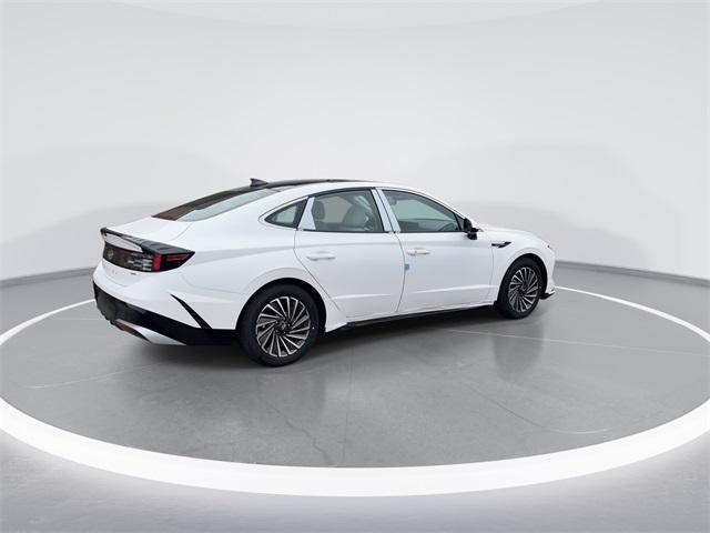 new 2026 Hyundai Sonata Hybrid car, priced at $32,875
