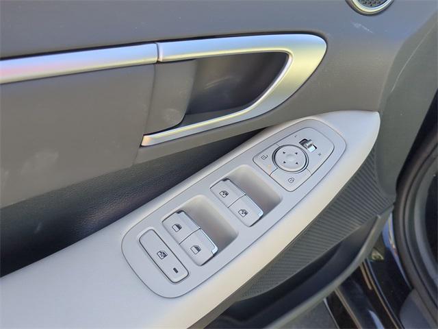 new 2025 Hyundai Sonata Hybrid car, priced at $31,286