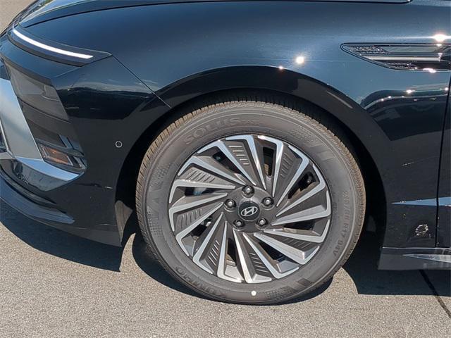 new 2025 Hyundai Sonata Hybrid car, priced at $37,501