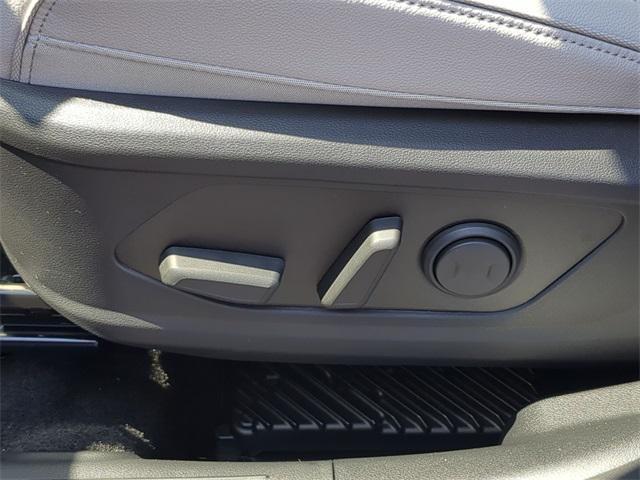 new 2025 Hyundai TUCSON Hybrid car, priced at $41,037