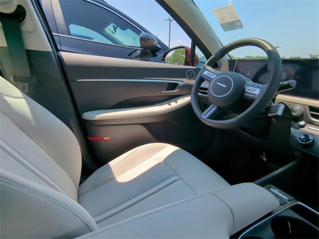 used 2025 Hyundai Sonata Hybrid car, priced at $27,997