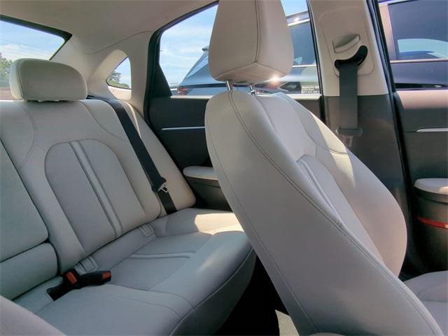 used 2025 Hyundai Sonata Hybrid car, priced at $27,997