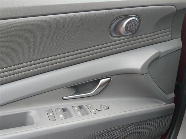 new 2025 Hyundai Elantra car, priced at $28,198
