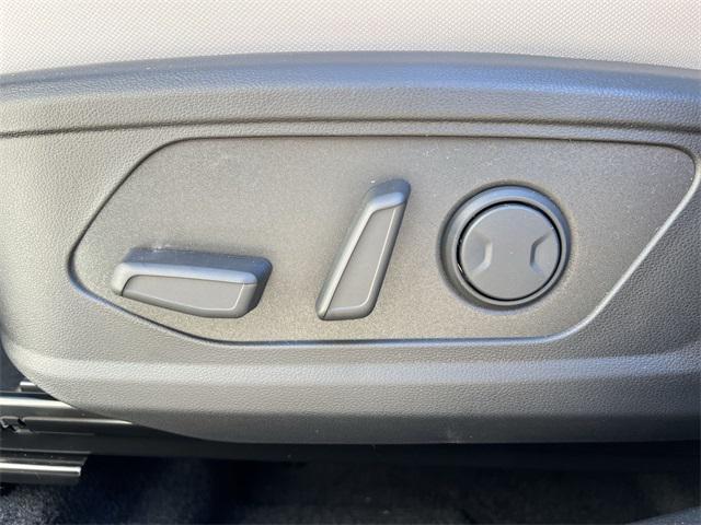 new 2025 Hyundai TUCSON Hybrid car, priced at $34,428