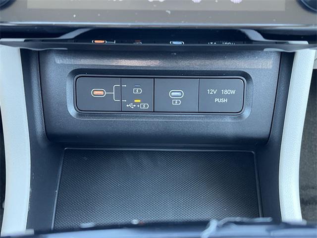 new 2025 Hyundai TUCSON Hybrid car, priced at $34,428