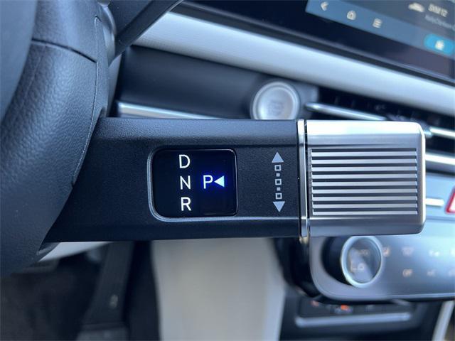 new 2025 Hyundai TUCSON Hybrid car, priced at $34,428