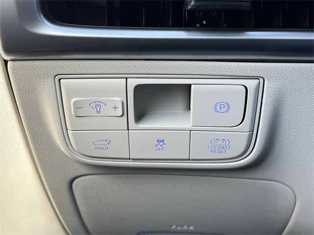 new 2025 Hyundai TUCSON Hybrid car, priced at $34,428