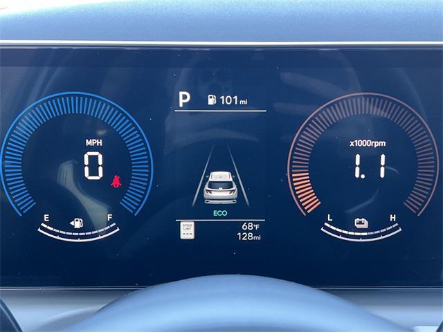 new 2025 Hyundai TUCSON Hybrid car, priced at $34,428