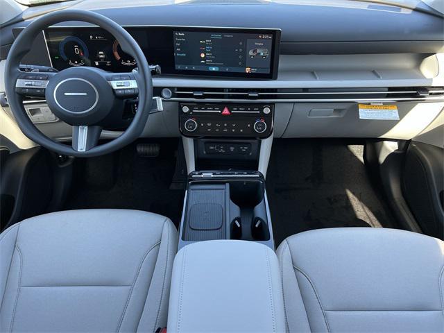 new 2025 Hyundai TUCSON Hybrid car, priced at $34,428