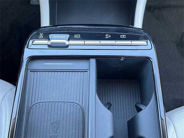 new 2025 Hyundai TUCSON Hybrid car, priced at $34,428