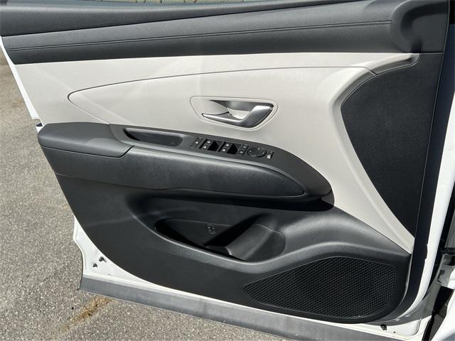 new 2025 Hyundai TUCSON Hybrid car, priced at $34,428
