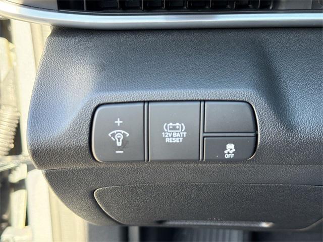 new 2026 Hyundai ELANTRA HEV car, priced at $25,968