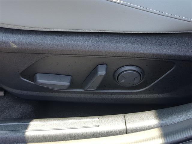 new 2025 Hyundai Elantra car, priced at $29,984