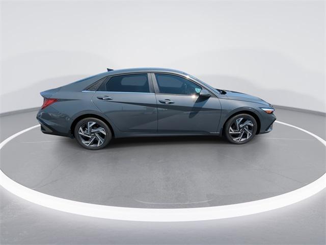 new 2025 Hyundai Elantra car, priced at $29,984