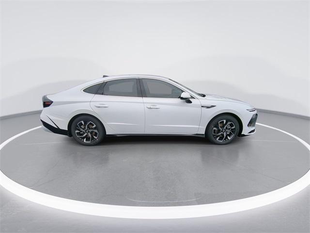 new 2025 Hyundai Sonata car, priced at $29,747
