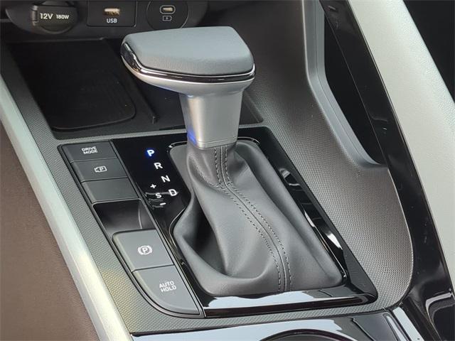 new 2025 Hyundai Elantra car, priced at $30,033