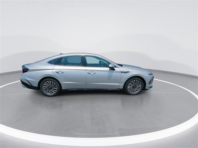 new 2025 Hyundai Sonata Hybrid car, priced at $31,203