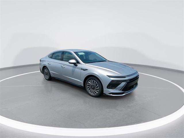 new 2025 Hyundai Sonata Hybrid car, priced at $31,203