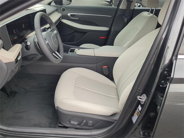 new 2025 Hyundai Sonata Hybrid car, priced at $31,434