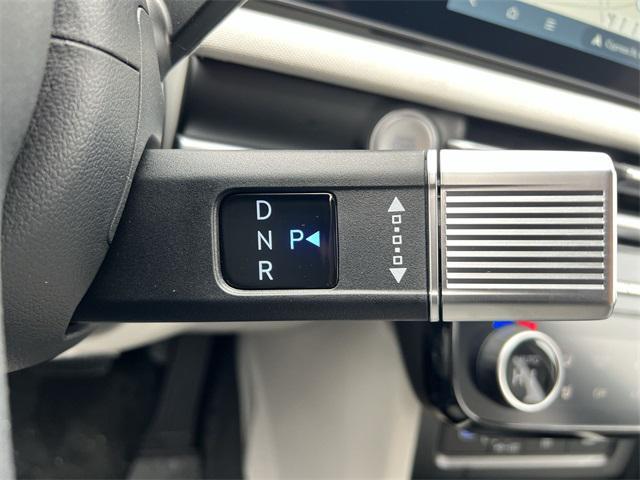 new 2026 Hyundai TUCSON Hybrid car, priced at $42,256