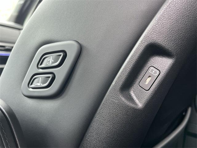 new 2025 Hyundai SANTA FE HEV car, priced at $47,571