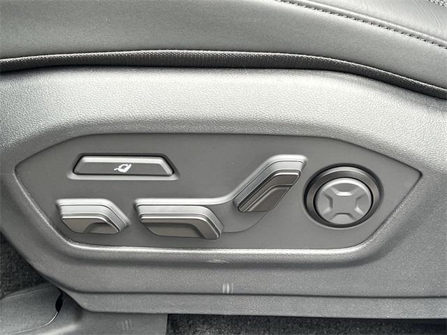 new 2025 Hyundai SANTA FE HEV car, priced at $47,571