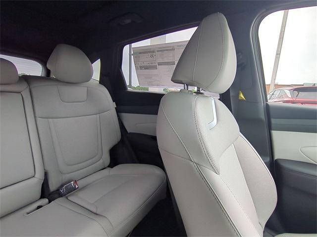 new 2025 Hyundai TUCSON Hybrid car, priced at $41,001