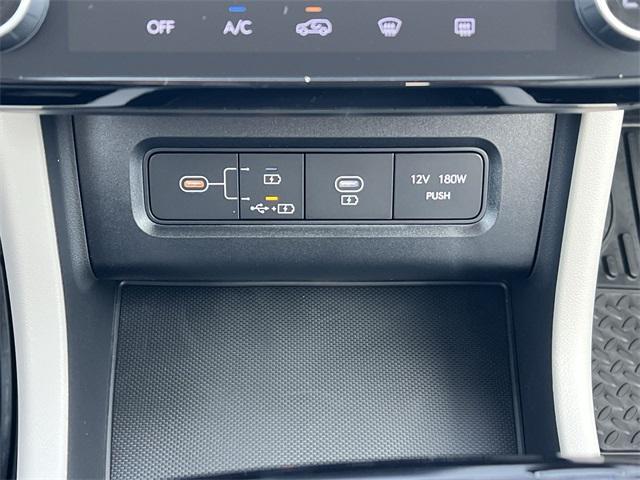 new 2026 Hyundai TUCSON Hybrid car, priced at $33,022