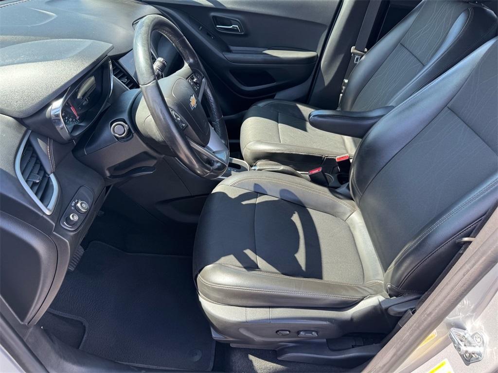 used 2022 Chevrolet Trax car, priced at $18,500