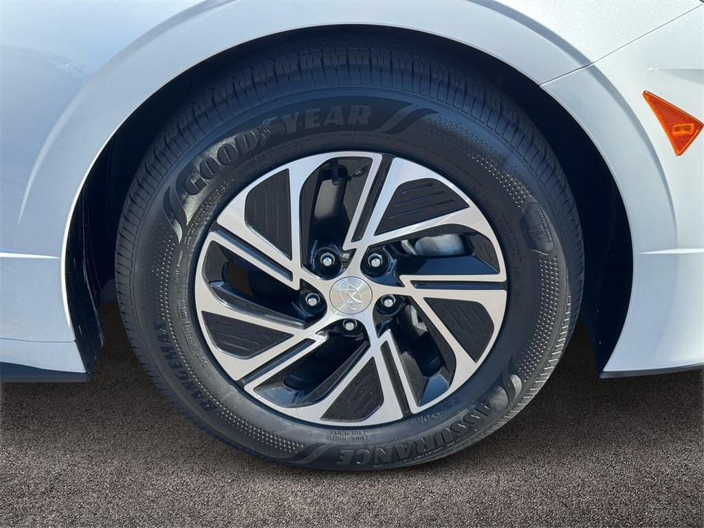used 2022 Hyundai Sonata Hybrid car, priced at $19,990