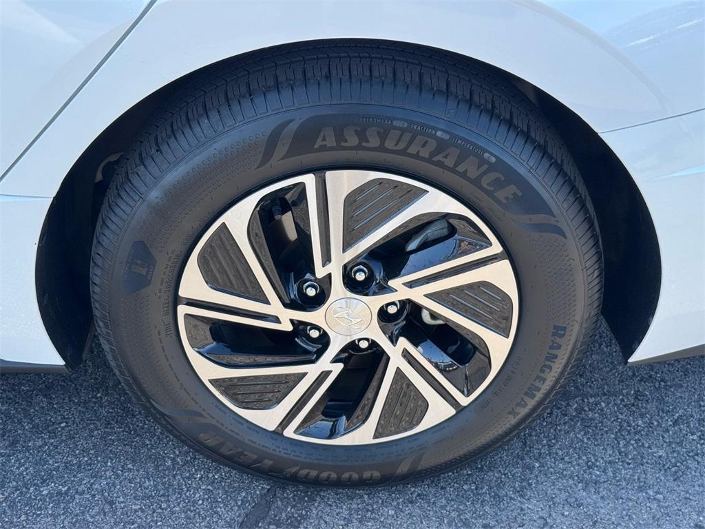 used 2022 Hyundai Sonata Hybrid car, priced at $19,990