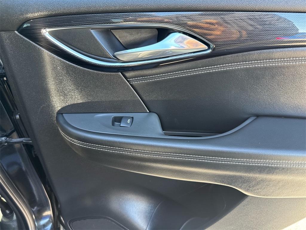 used 2023 Buick Envision car, priced at $24,998