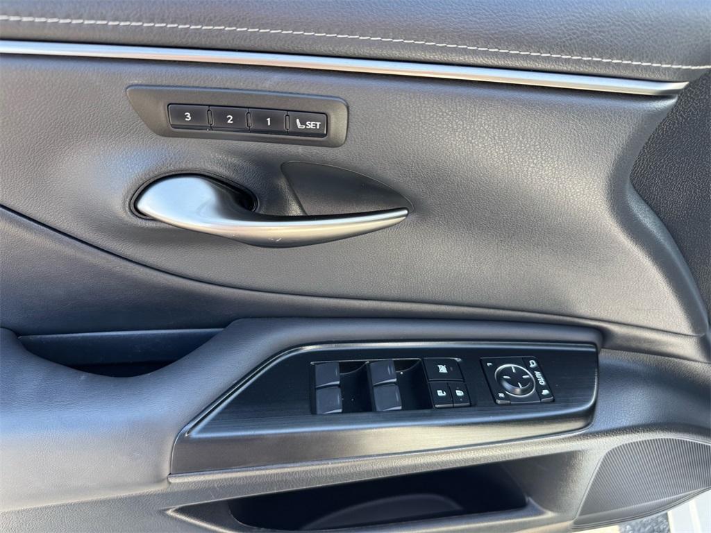 used 2020 Lexus ES 350 car, priced at $29,999