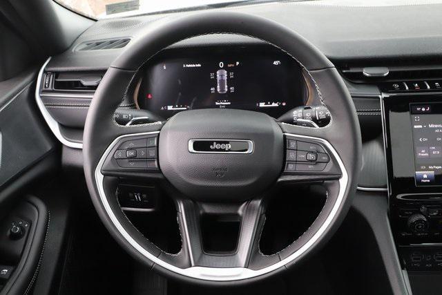 new 2025 Jeep Grand Cherokee car, priced at $45,795