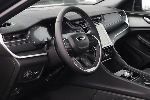 new 2025 Jeep Grand Cherokee car, priced at $45,795