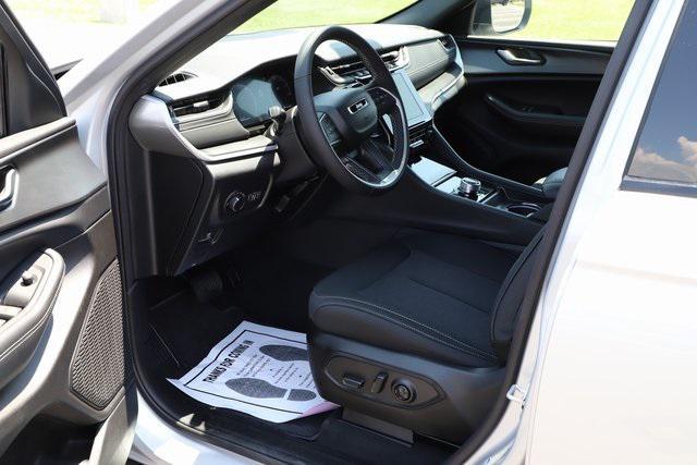 new 2025 Jeep Grand Cherokee car, priced at $36,758