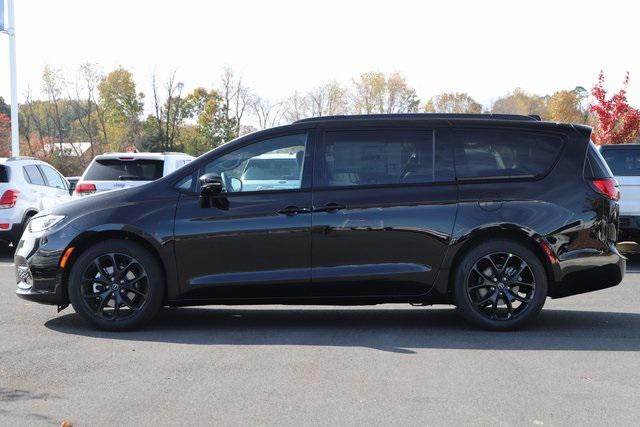 new 2026 Chrysler Pacifica car, priced at $45,678