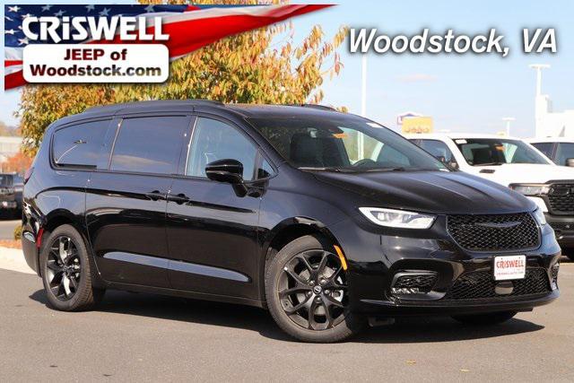 new 2026 Chrysler Pacifica car, priced at $45,678