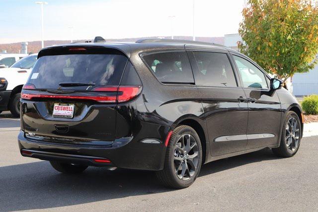 new 2026 Chrysler Pacifica car, priced at $45,678