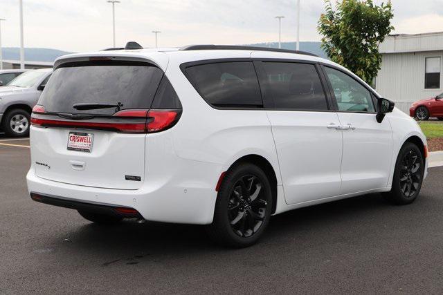 new 2024 Chrysler Pacifica car, priced at $38,318